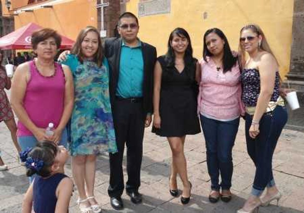 Amigos y familiares de la novia.
