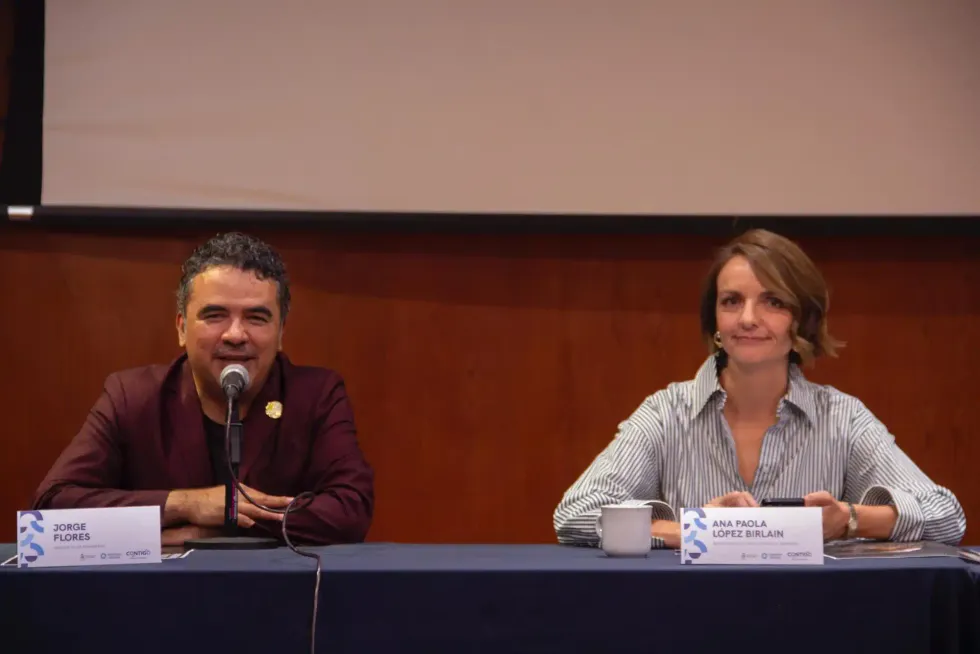 Ana Paola L\u00f3pez Birlain y Jorge Flores en conferencia de prensa de "Los Insurgentes" edici\u00f3n 23, Quer\u00e9taro 2026