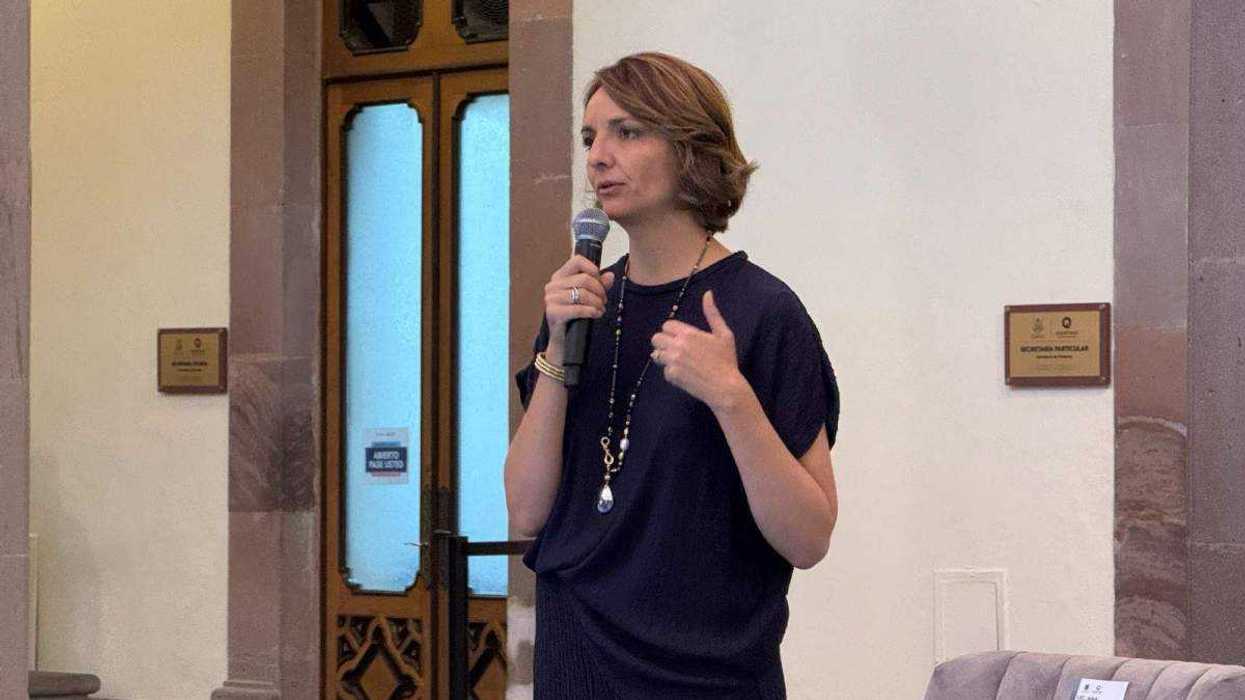 Ana Paola López Birlain, titular de Secretaría de Cultura Querétaro, durante diálogo con gobernador Mauricio Kuri sobre aspiraciones políticas para 2027.
