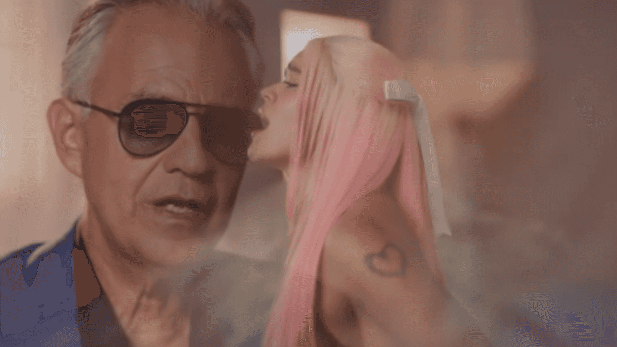 Andrea Bocelli une su talento con Karol G y reviven el clásico “Vivo por ella”. AGENCIA MÉXICO.