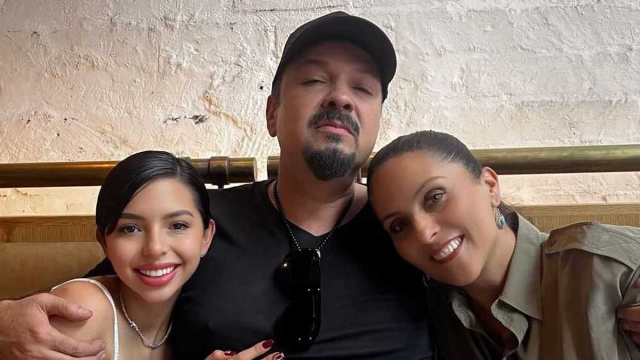 Ángela y Pepe Aguilar reaparecen abrazados tras rumores de distanciamiento por Christian Nodal. AGENCIA MÉXICO.