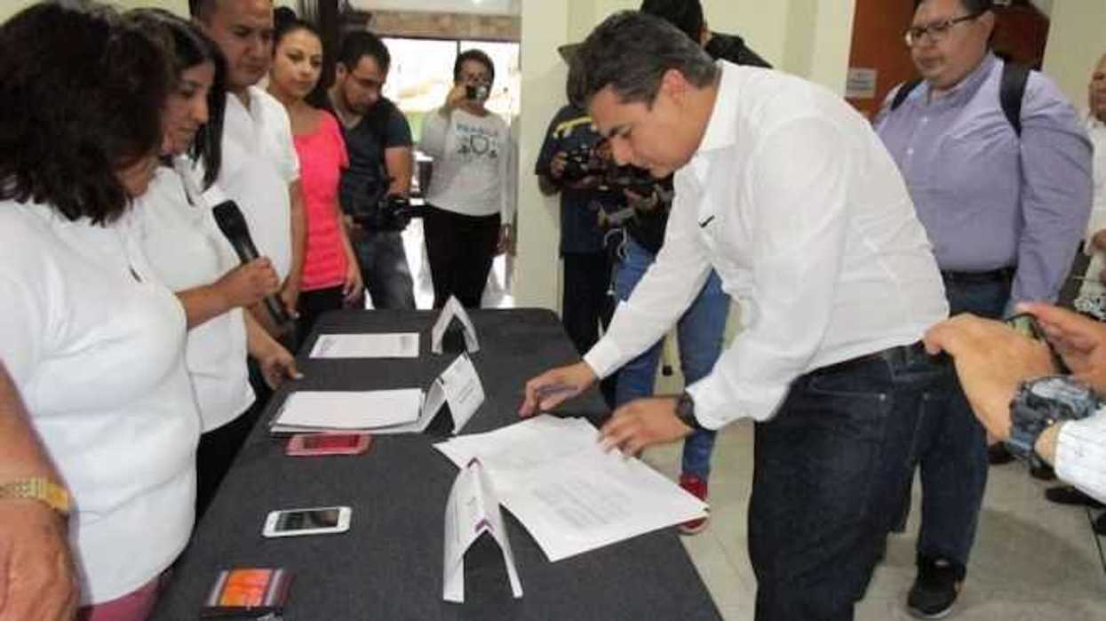 antonio-mejia-lira-se-registra-ante-el-ieeq-en-tequisquiapan-2