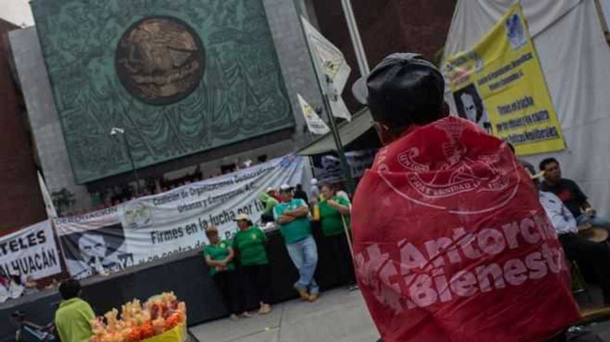 Antorcha Campesina se manifiesta en la Cámara de Diputados
