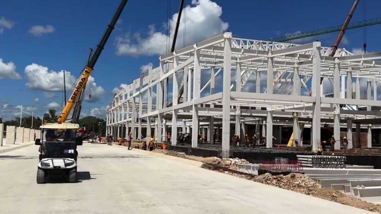 Anuncia López Obrador inauguración de nuevo aeropuerto en Tulum.