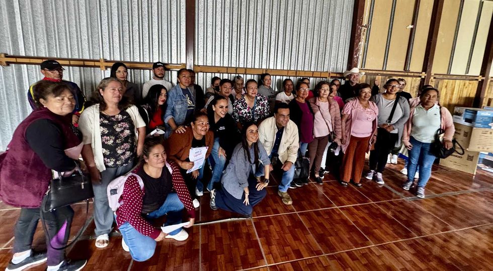 Anuncio de becas para licenciatura en l\u00ednea en direcci\u00f3n t\u00e9cnica de f\u00fatbol en San Juan del R\u00edo