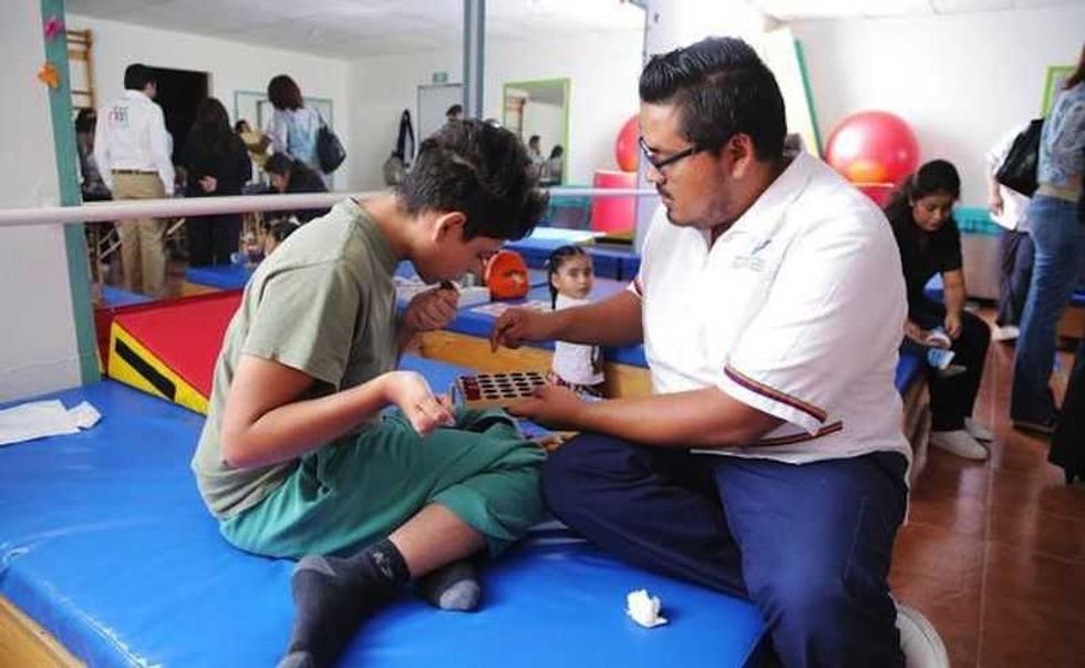 apac queretaro atiende a ninos y jovenes con paralisis cerebral 1