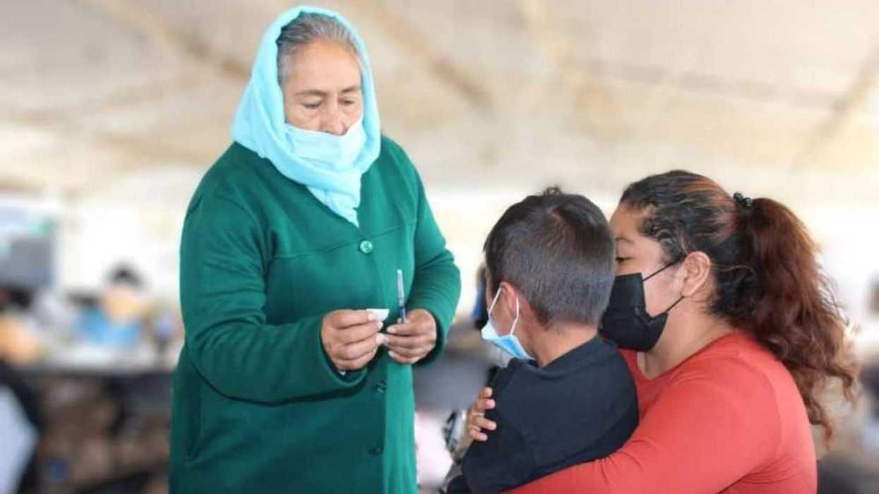 Aplican casi cuatro mil vacunas de Covid-19 a niñas y niños en Querétaro.