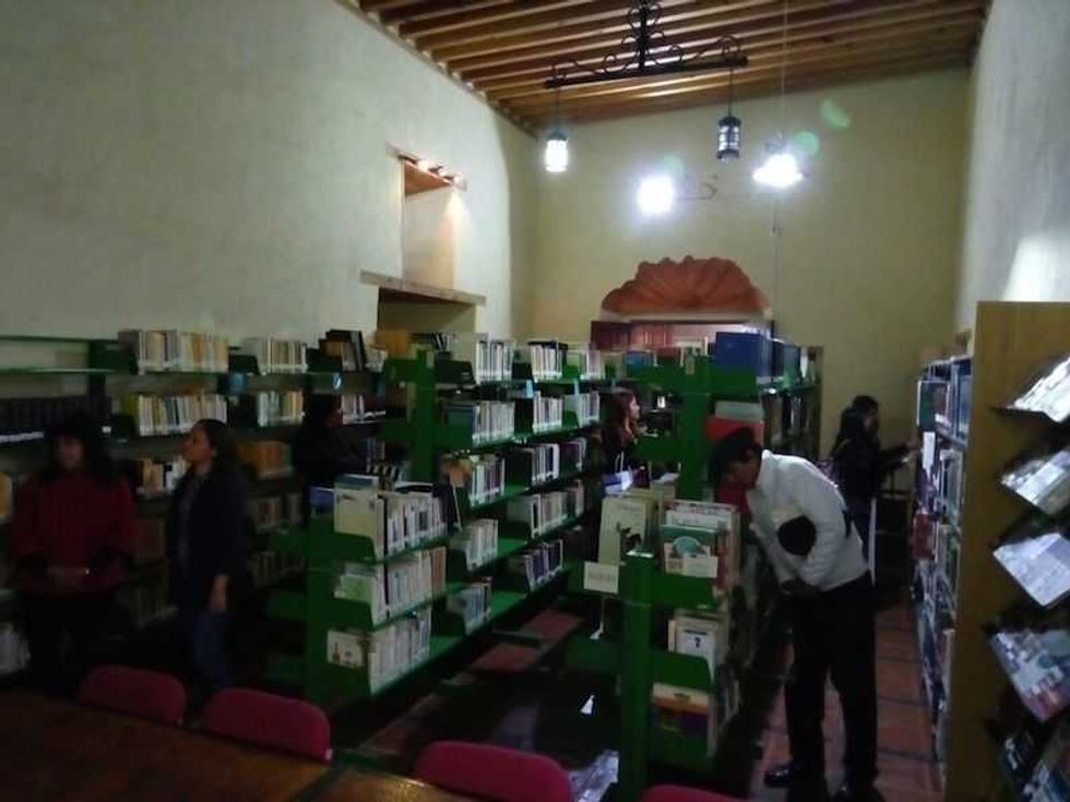 apoyaran biblioteca de tipo europeo en san juan del rio 32