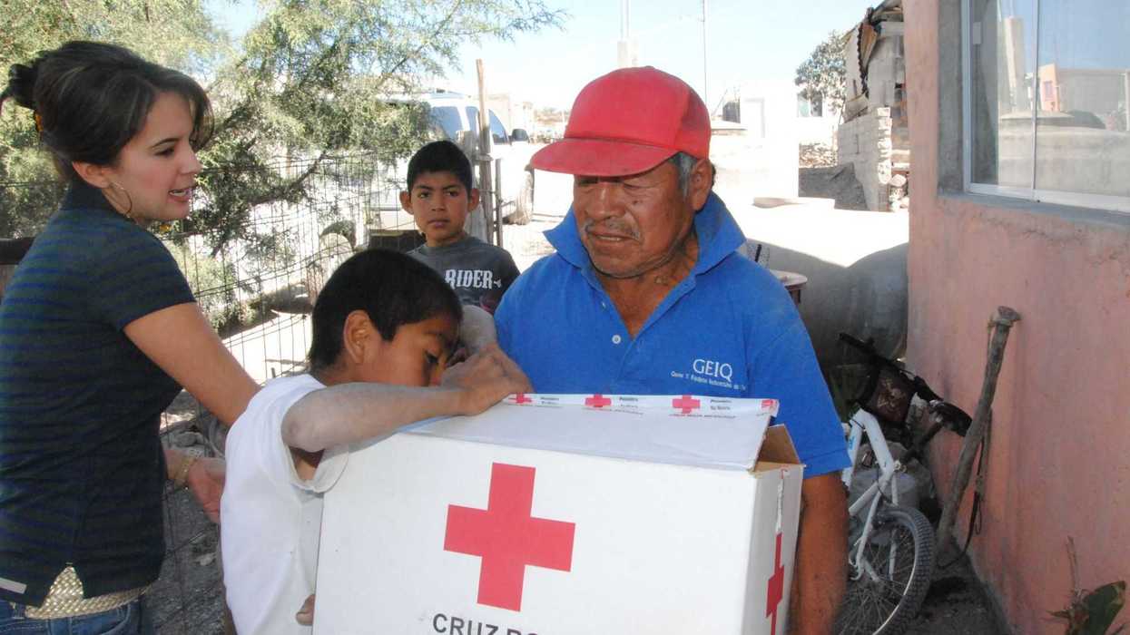 Apoyo de la Cruz Roja al trabajo del DIF.