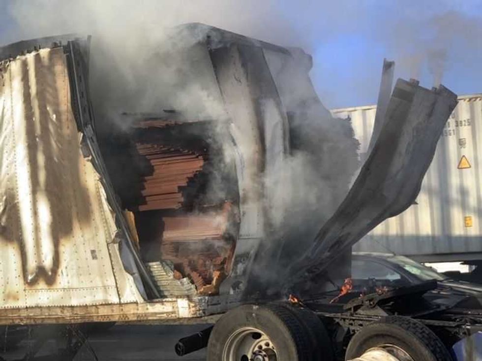 arde trailer en la autopista mexico queretaro pipa de excellence invade carril 11