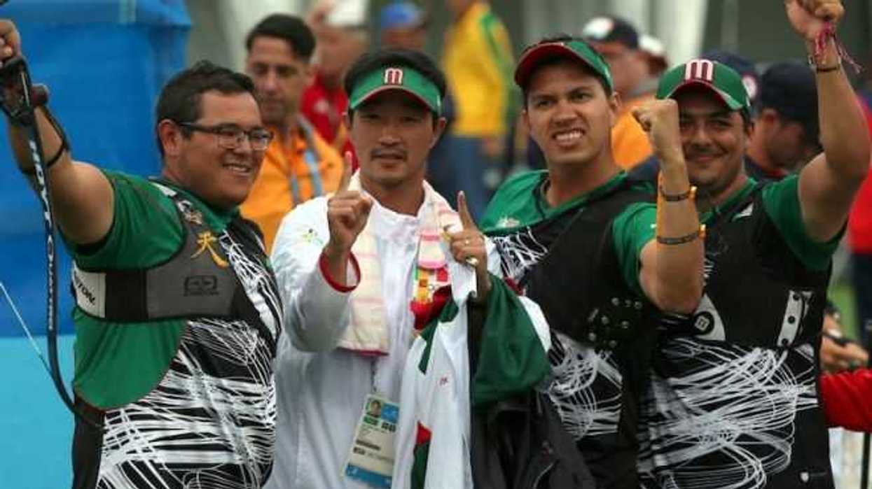 Arqueros mexicanos Luis Álvarez, Ernesto Boardman y Juan René Serrano. NOTIMEX