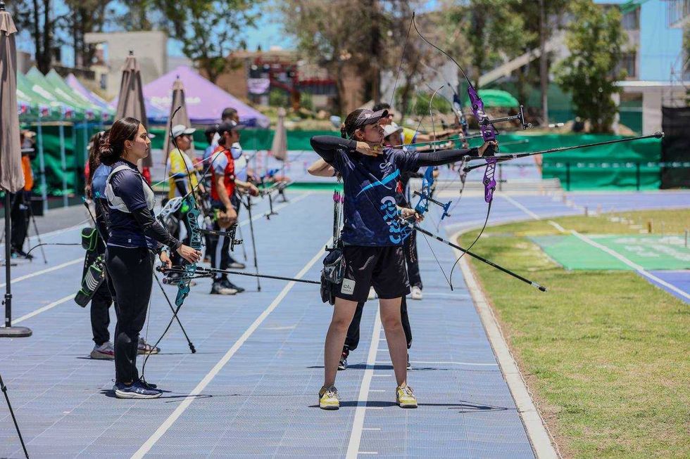 Arqueros queretanos celebran 18 medallas en Olimpiada Nacional CONADE 2026 de tiro con arco