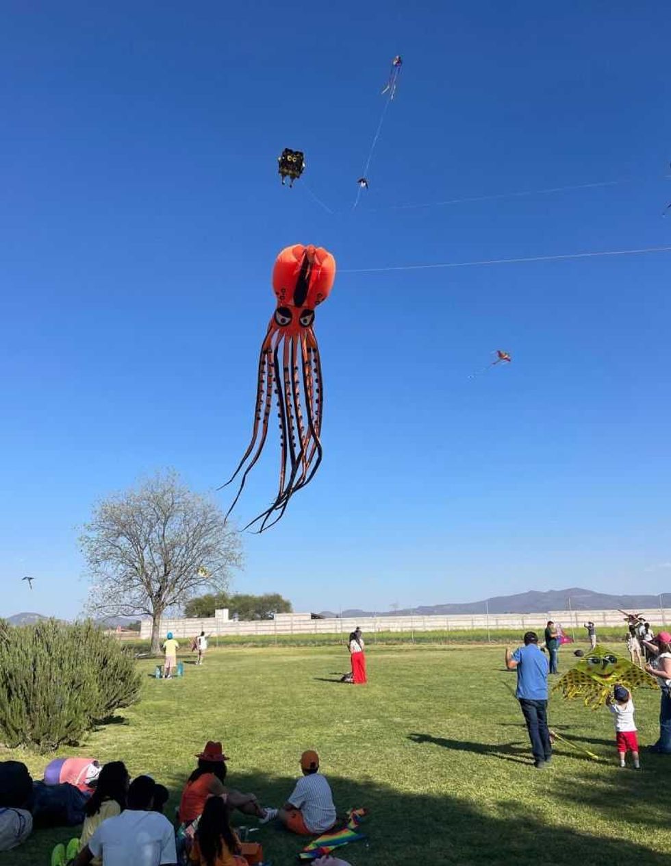 Arranca con éxito la Fiesta de los Papalotes en Tequisquiapan.