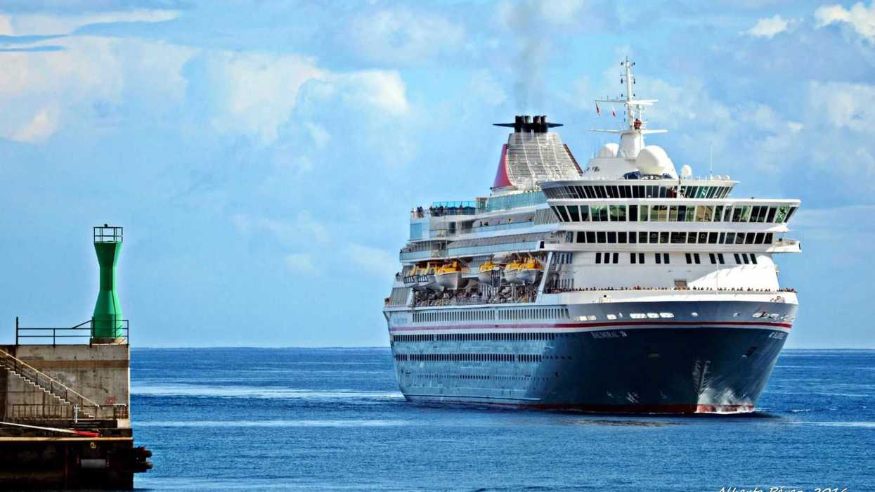 arriba-crucero-balmoral-con-mas-de-mil-400-personas-a-acapulco