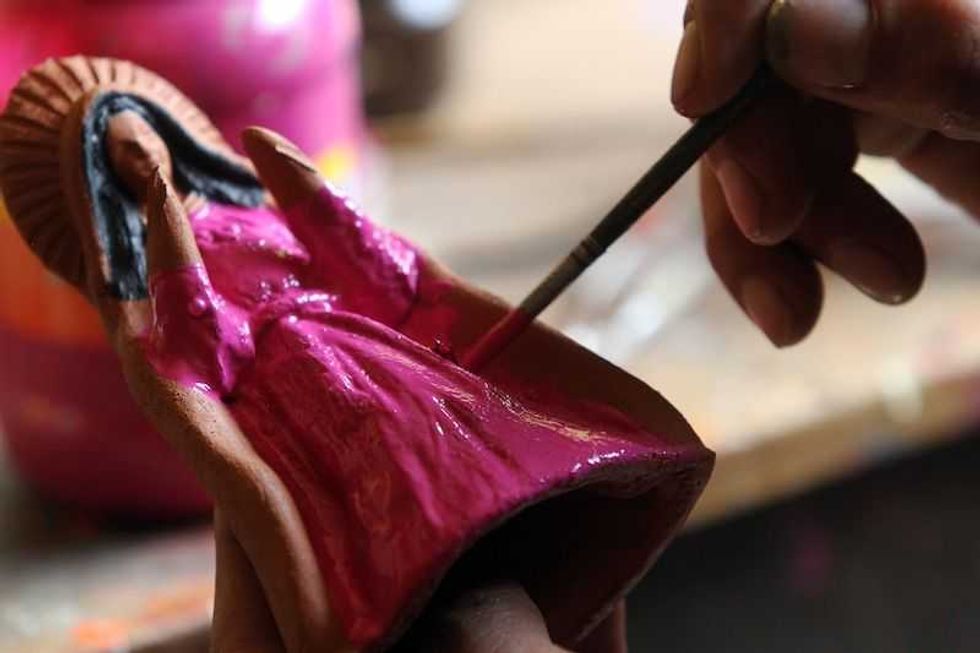 artesanos de metepec ofrecen disenos unicos de nacimientos de barro 1