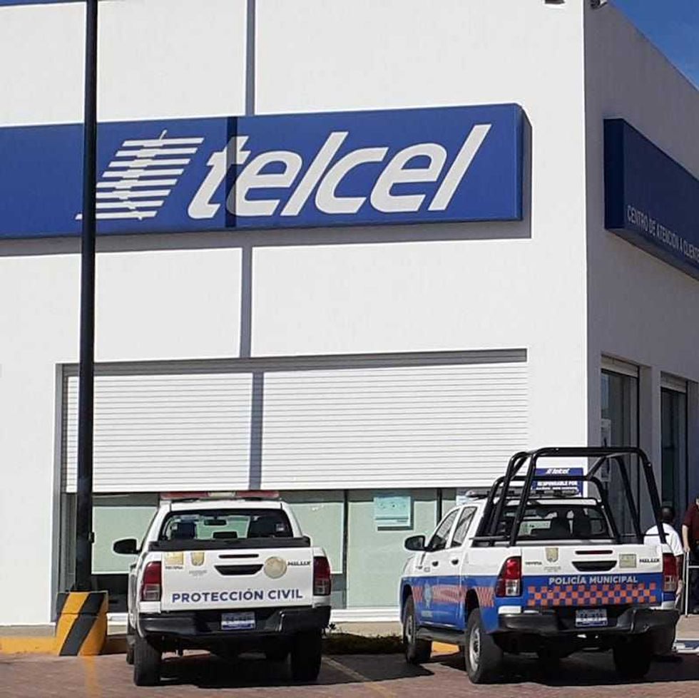 asalto telcel3