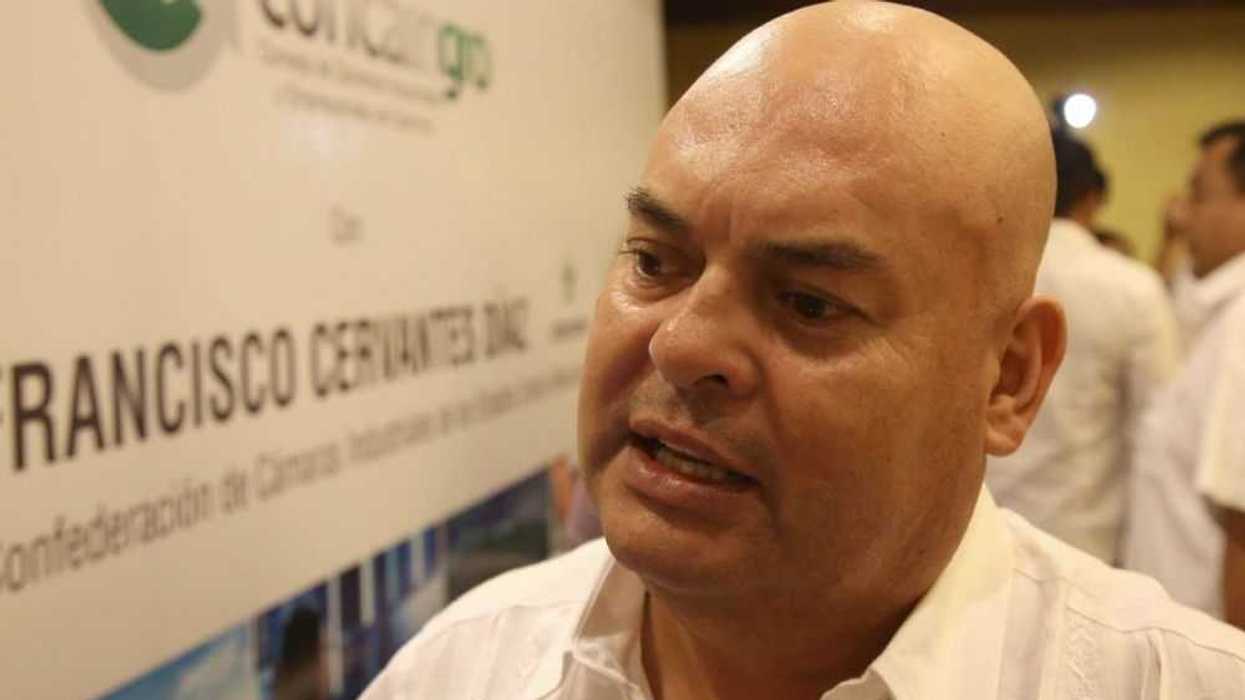 Asesinan a profesor y exfuncionario del gobierno de Guerrero.