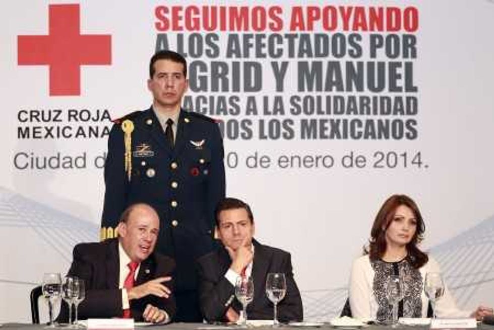 ASISTE PEÑA NIETO A REUNIÓN DE LA CRUZ ROJA MEXICANA