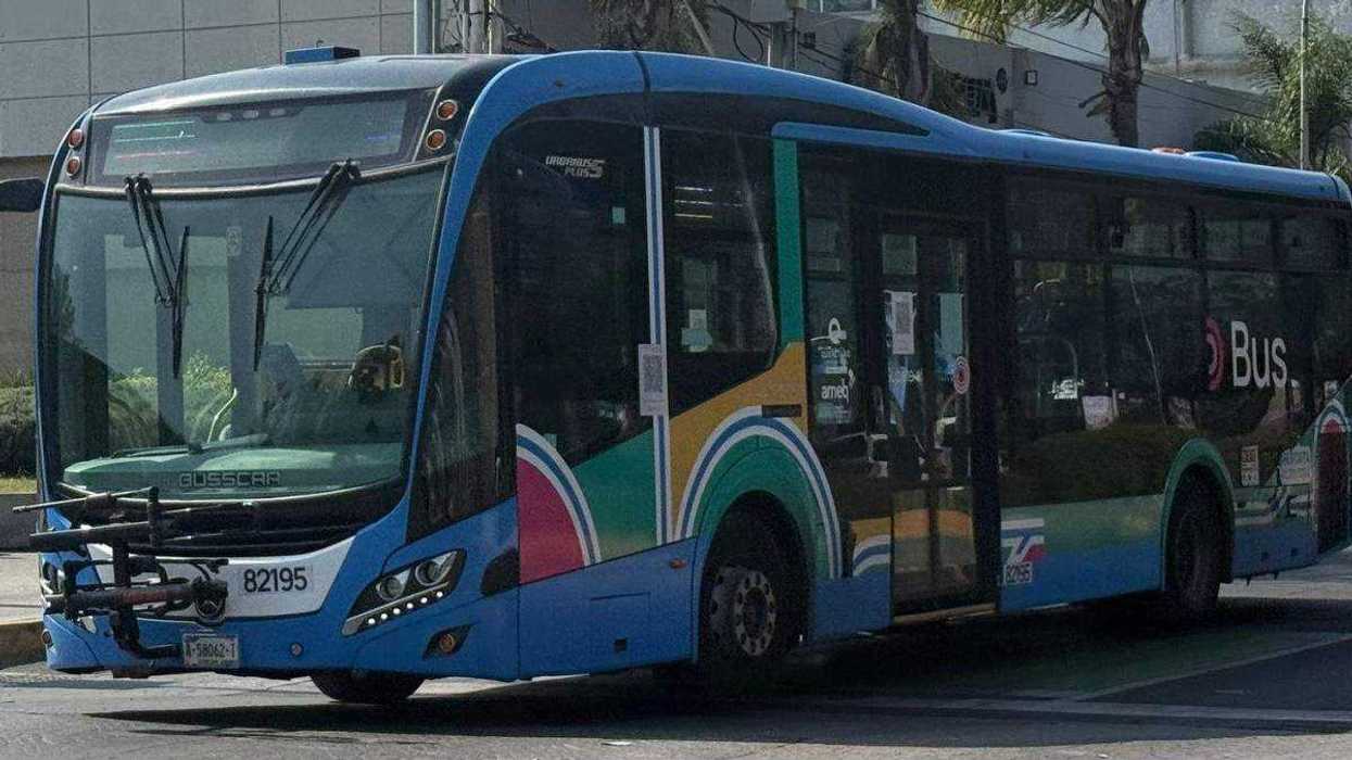 Autobús de transporte metropolitano de Querétaro en operación; AMEQ sanciona a Citybus tras paro por falta de pago.