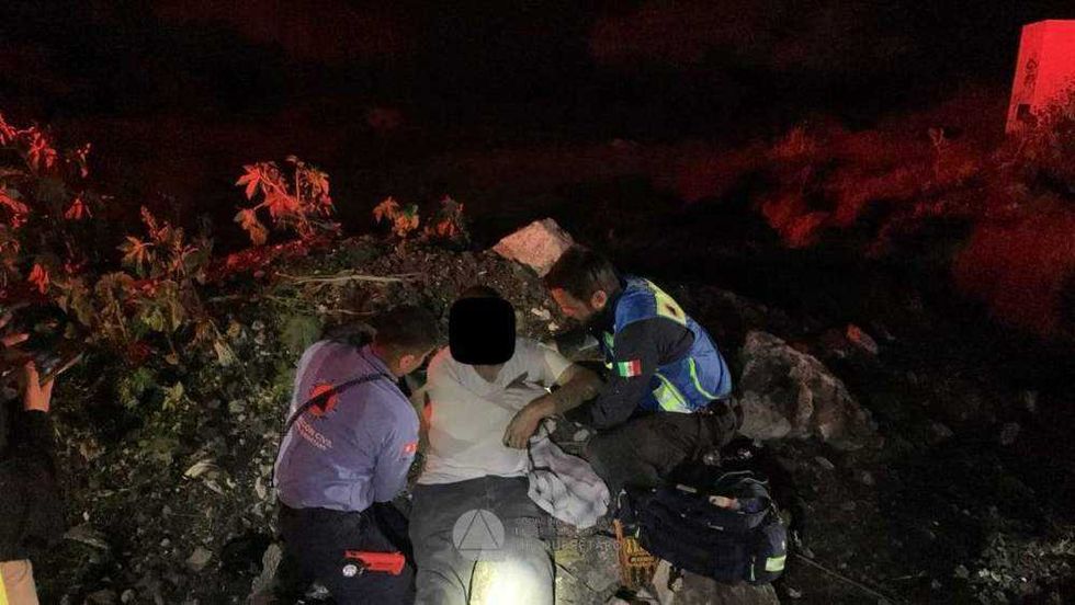 Autoridades atienden volcadura de tráiler en el Libramiento Norponiente. Foto: PC Estatal Querétaro.