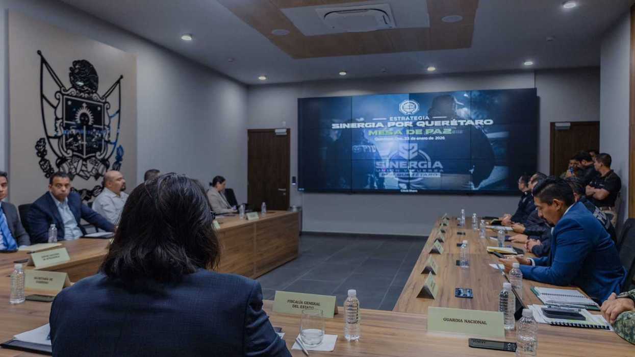 Autoridades de los tres órdenes de gobierno durante sesión de coordinación seguridad Querétaro