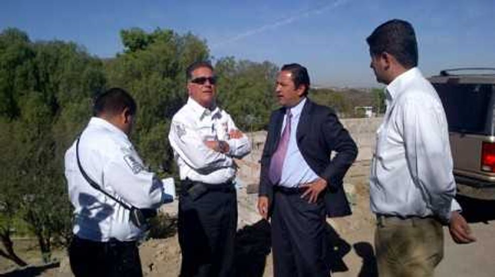 Autoridades municipales y de protección civil evaluaron el riesgo para los habitantes de la zona. FOTO XITLALI PEREZ