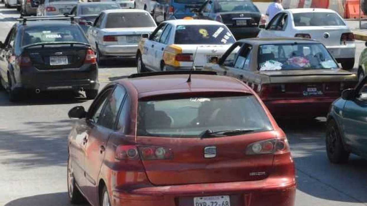 Autos con calcomanía verde no circulan este jueves.