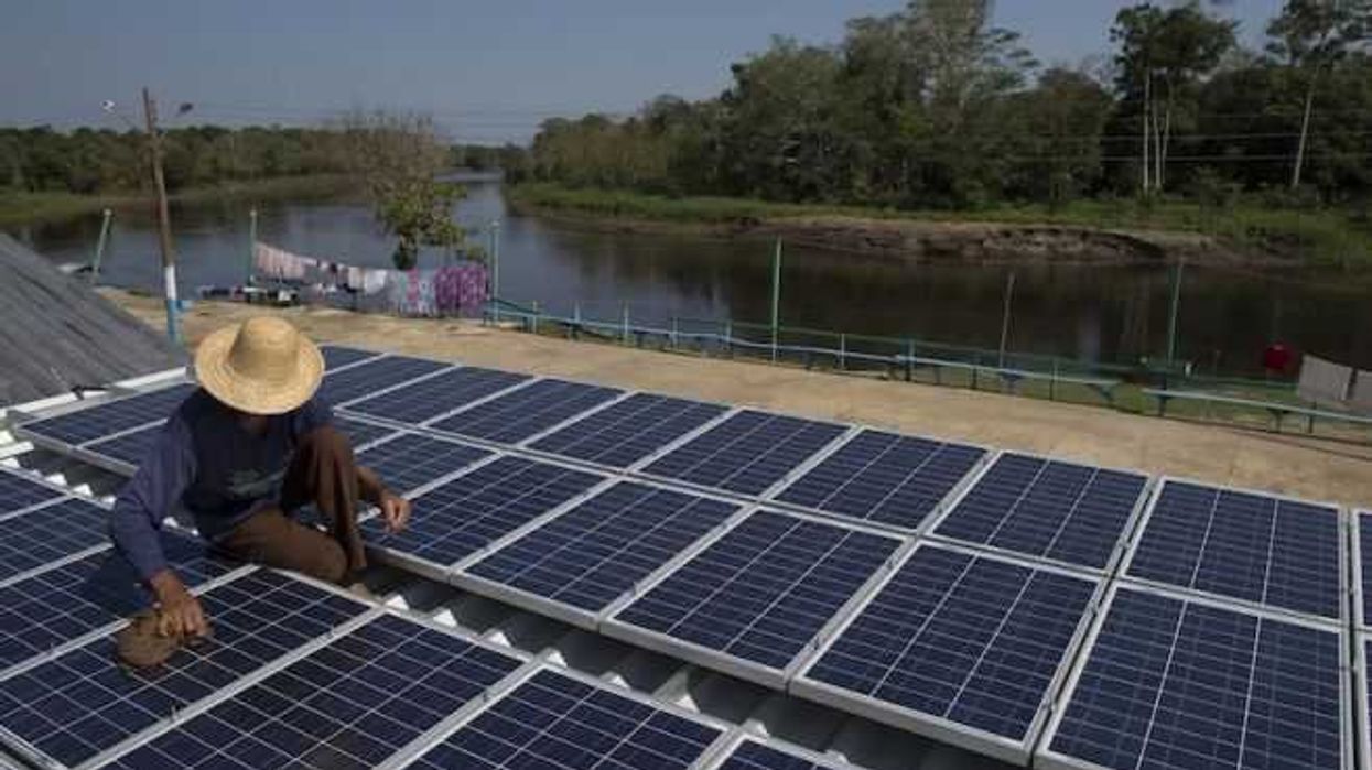 avanza-brasil-en-uso-de-energias-sustentables-eolica-y-solar.jpg