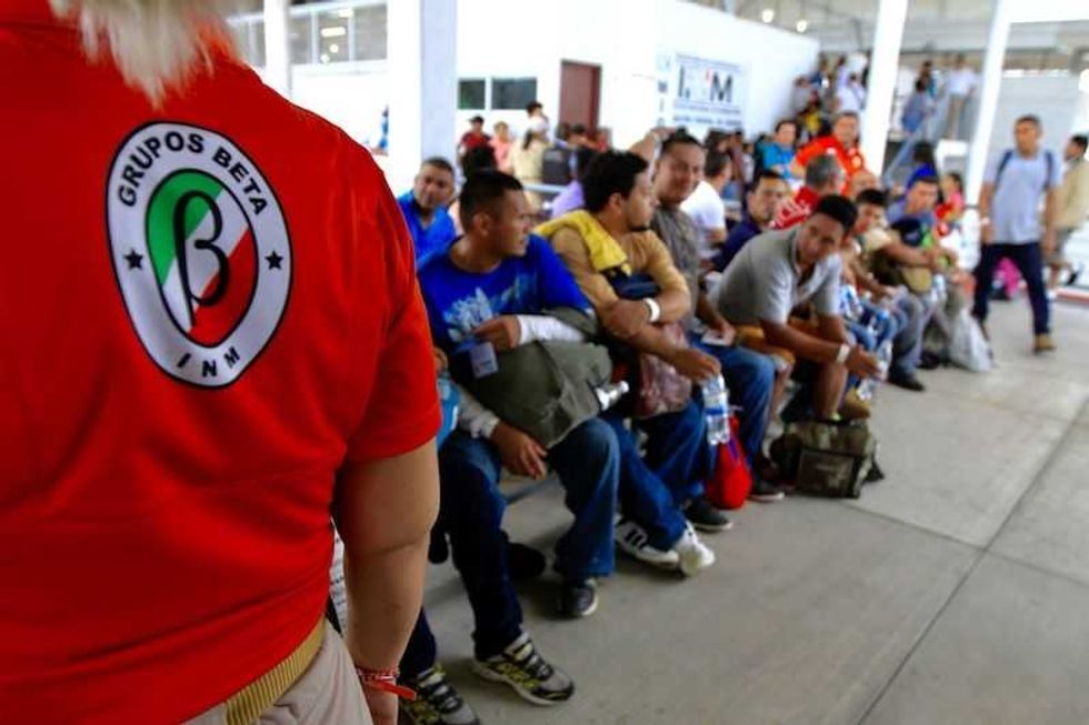 avanzada de inmigrantes hondurenos estan en frontera guatemala mexico 78