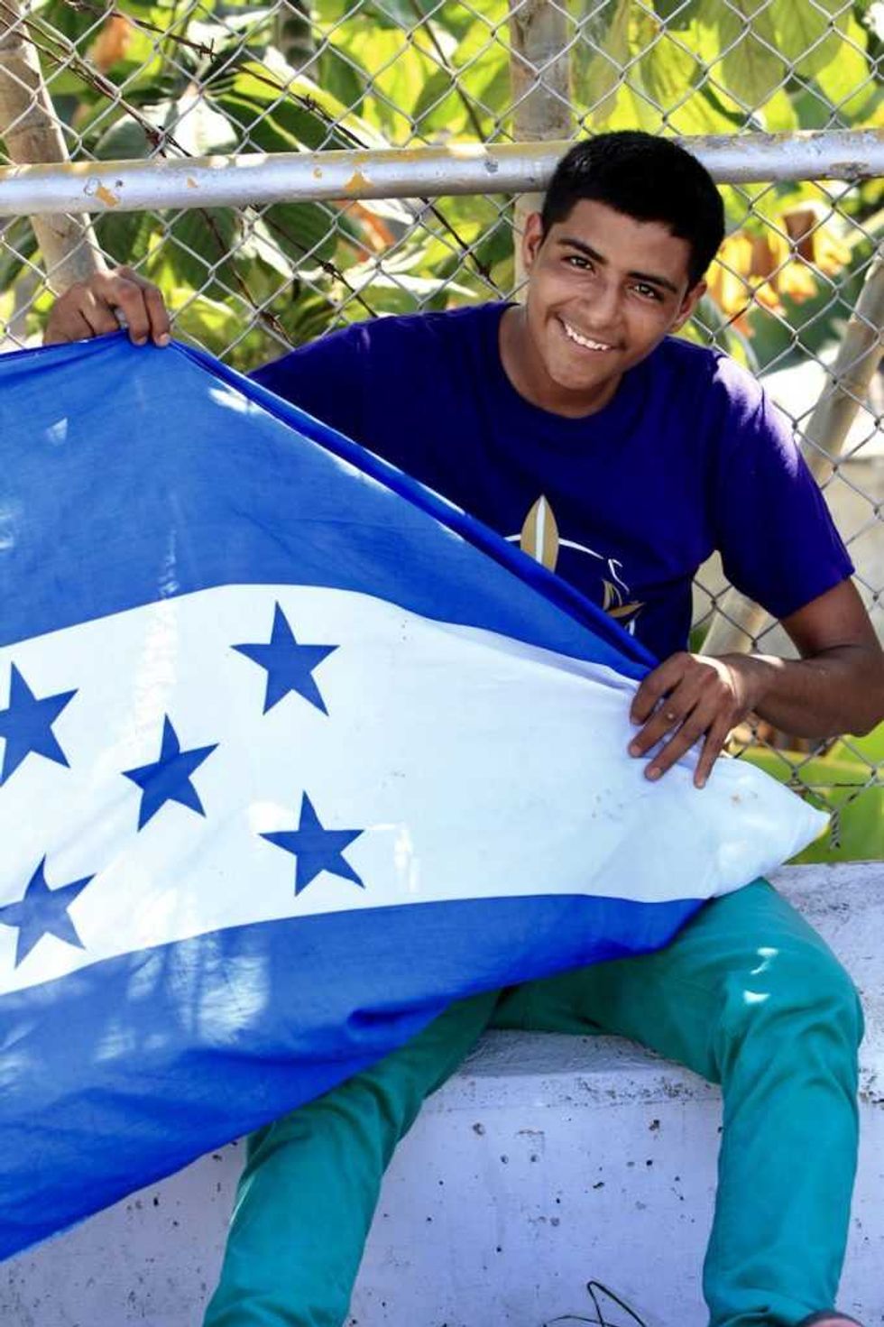 avanzada de inmigrantes hondurenos estan en frontera guatemala mexico