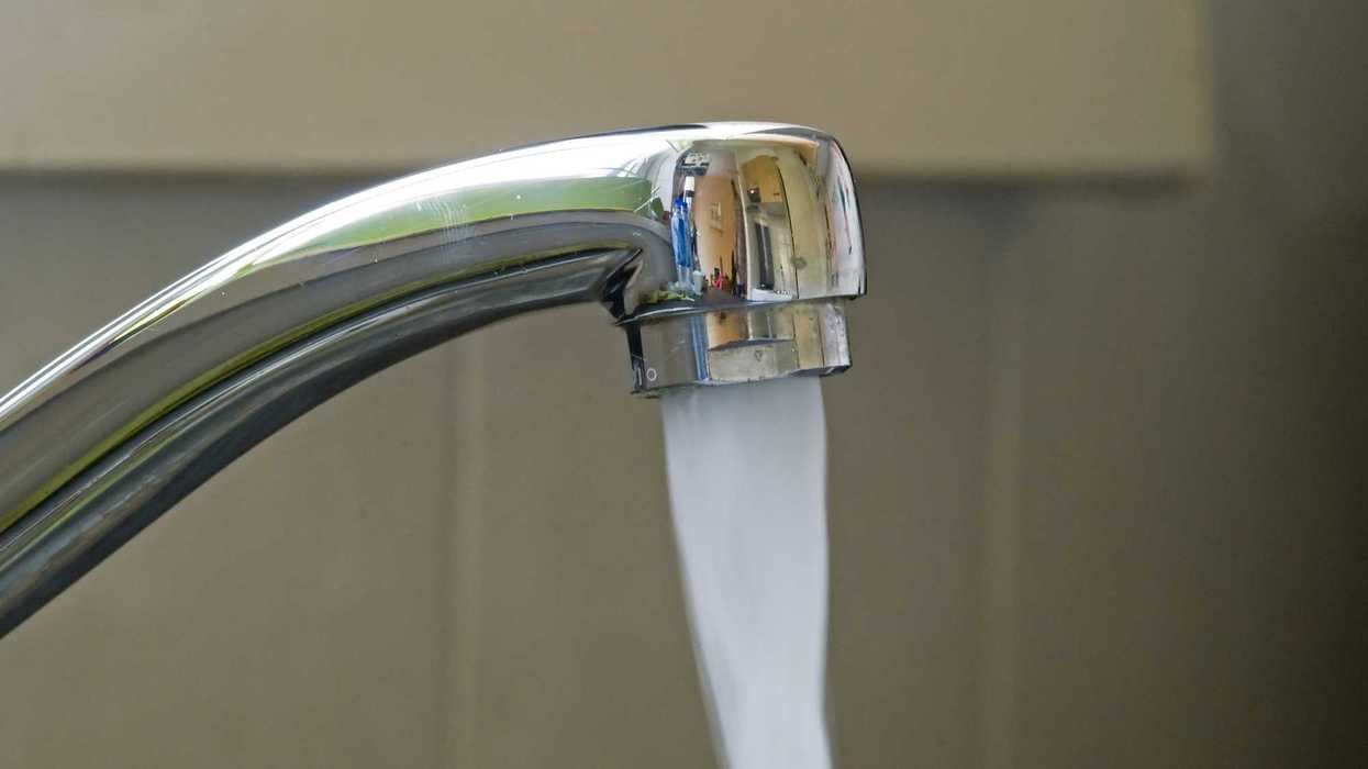 Aviso de corte de agua potable en Colonia de San Isidro, San Juan del Río, por trabajos de interconexión de la Comisión Estatal de Infraestructura el 6 de agosto de 2026