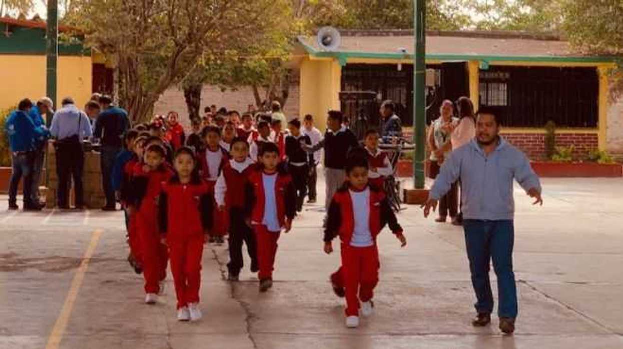 bajos-niveles-de-desercion-escolar-en-primaria-de-la-llave-directora