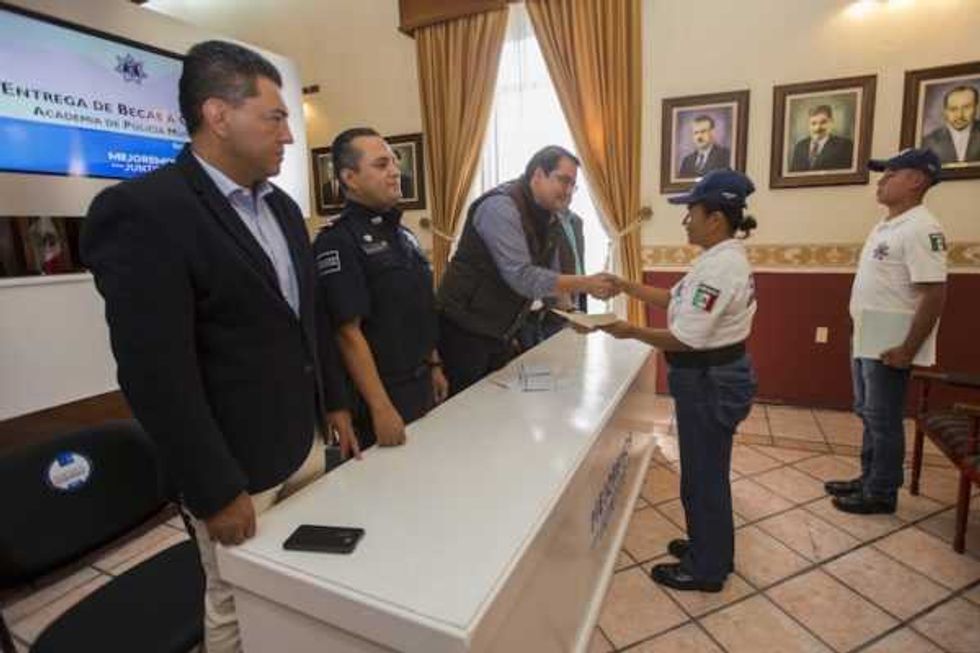 becas academia policia 1