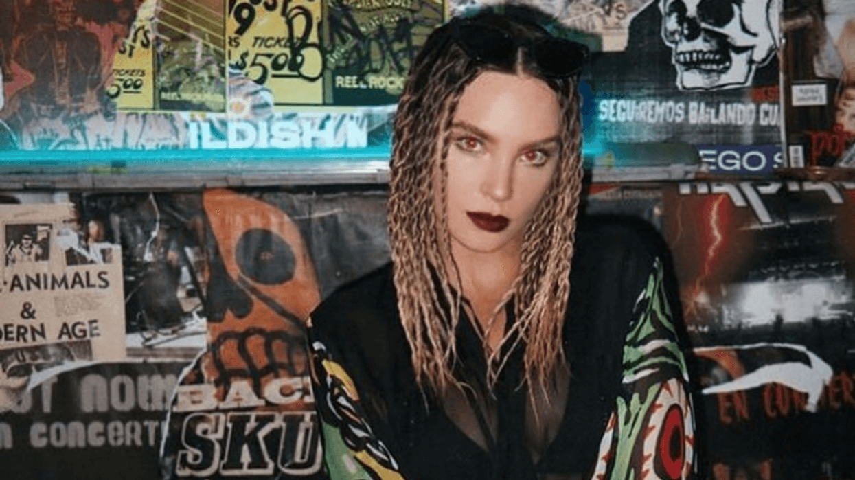 Belinda huye de la prensa tras preguntas sobre Christian Nodal y Ángela Aguilar. AGENCIA MÉXICO.