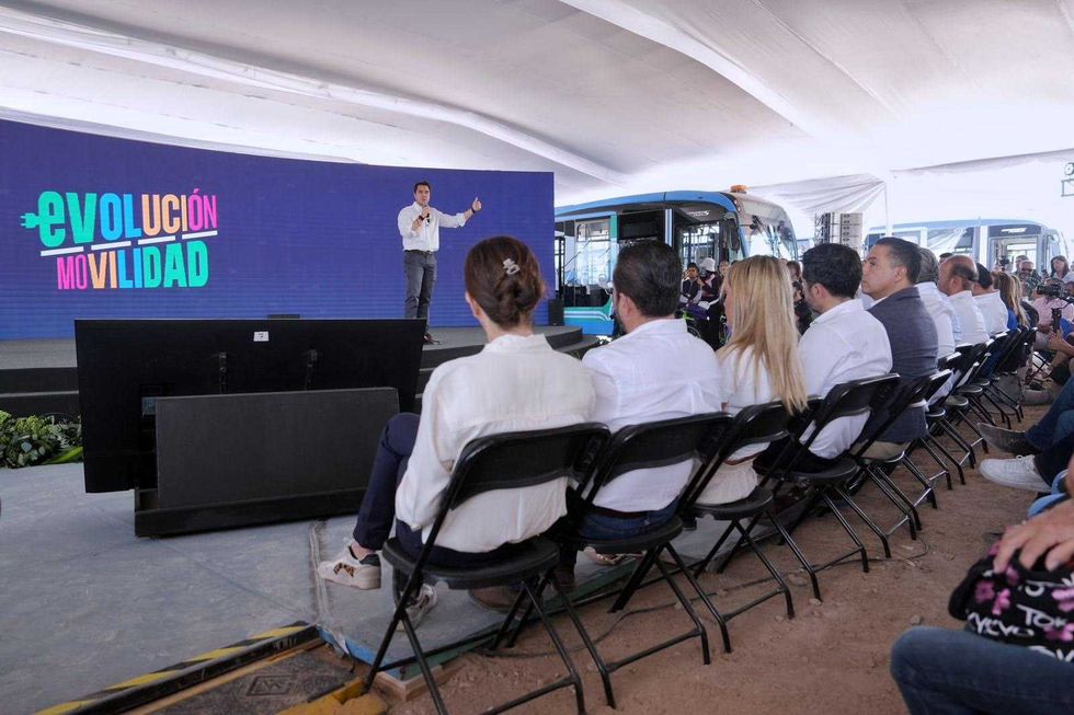 Bicicletas compartidas Qrobici estacionadas en el primer cuadro de Quer\u00e9taro durante el relanzamiento del sistema de movilidad