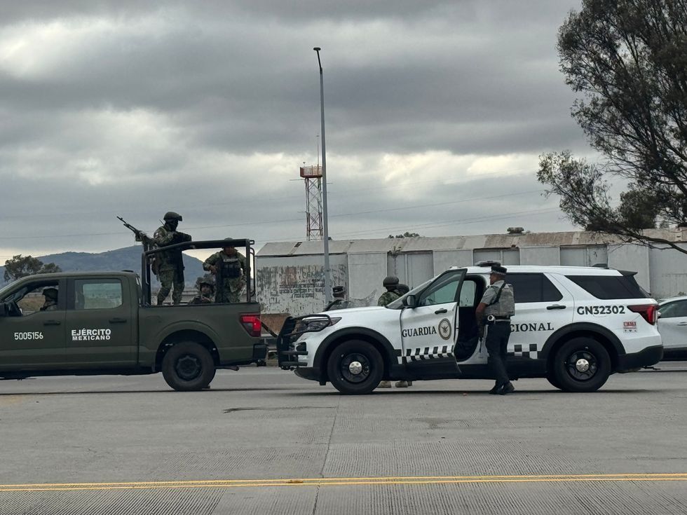 Bloqueos carreteros y quema de veh\u00edculos en Hidalgo tras abatimiento de El Mencho l\u00edder del CJNG