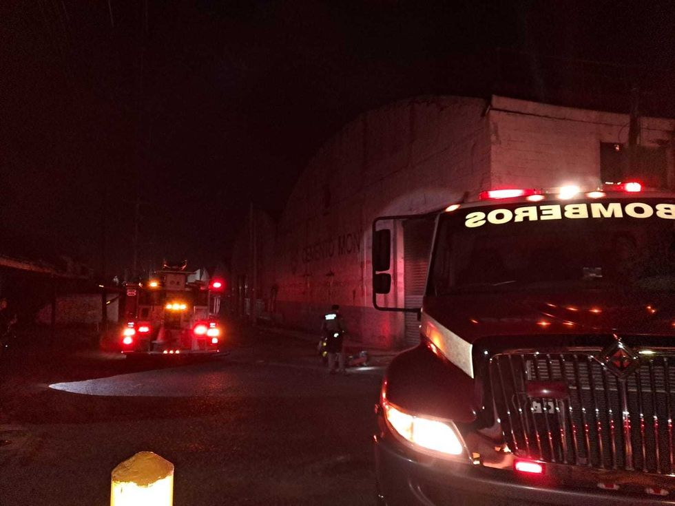 Bodega de triplay incendiada frente a gasolinera La Macro en colonia Betania, San Juan del R\u00edo