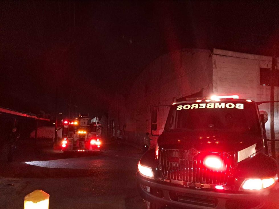 Bodega de triplay incendiada frente a gasolinera La Macro en colonia Betania, San Juan del R\u00edo