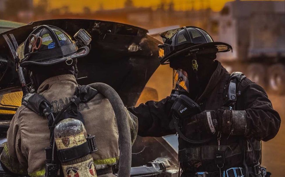 Bomberos de San Juan del R\u00edo atienden incendio de tr\u00e1iler en la autopista M\u00e9xico-Quer\u00e9taro a la altura del kil\u00f3metro 154 en Quer\u00e9taro