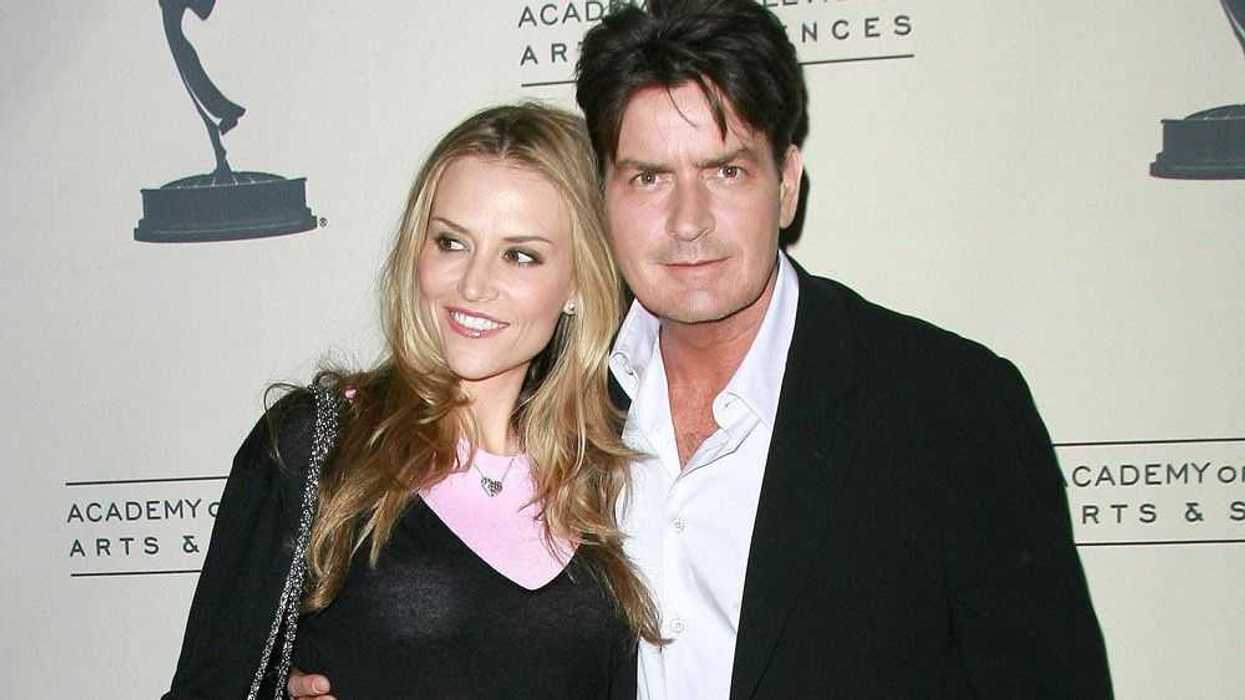 Brooke Mueller, exmujer de Charlie Sheen, lleva casi dos meses en rehabilitación.