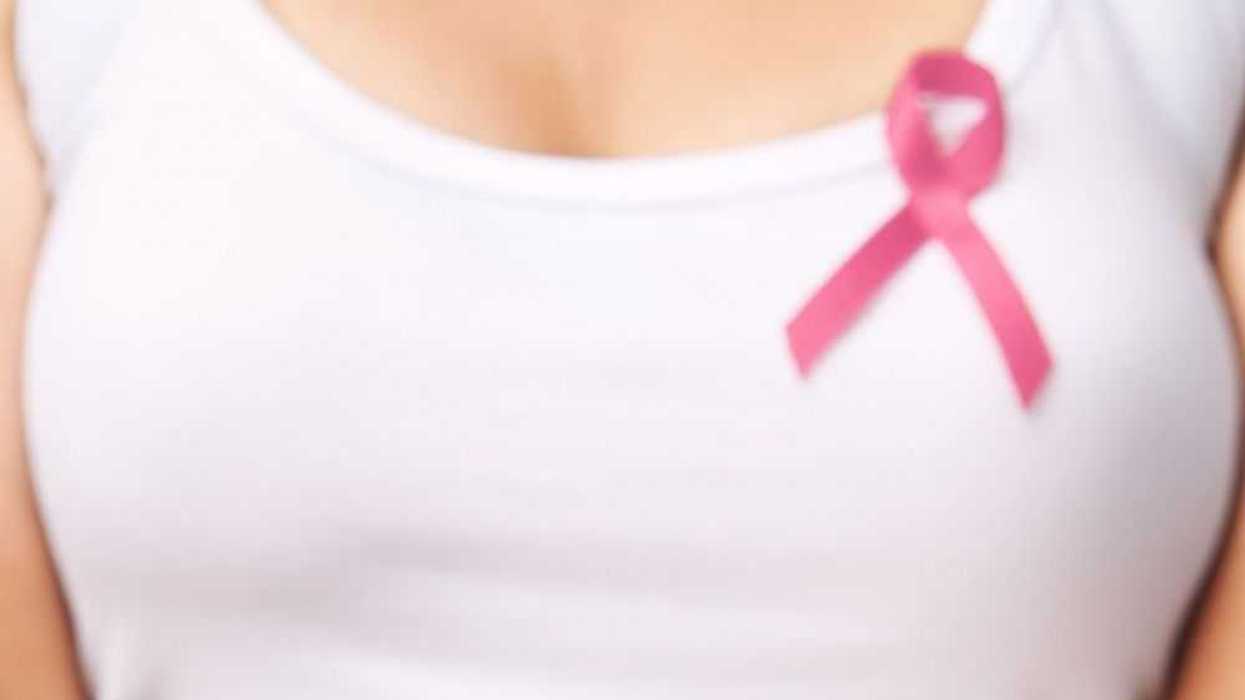 Camarade diputados relativo a diversas actividades con motivo de la sensibilización sobre el cáncer de mama. NOTIMEX