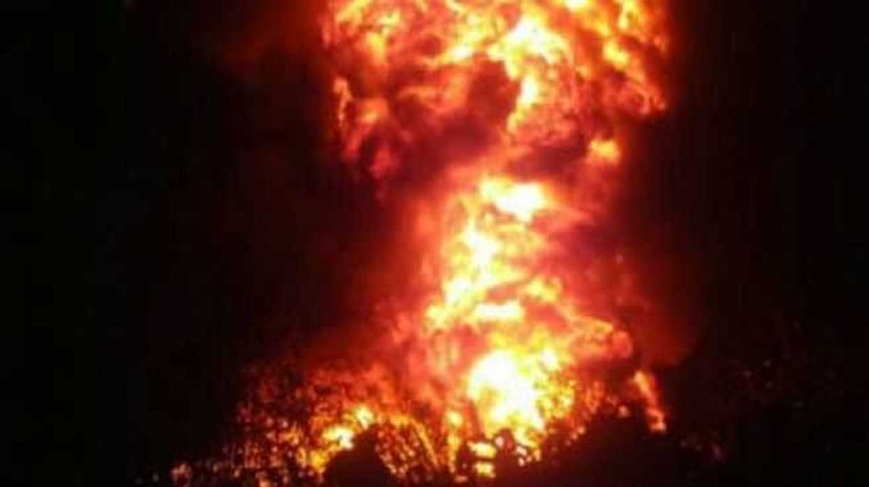 camion-se-incendia-combustible-toma-clandestina
