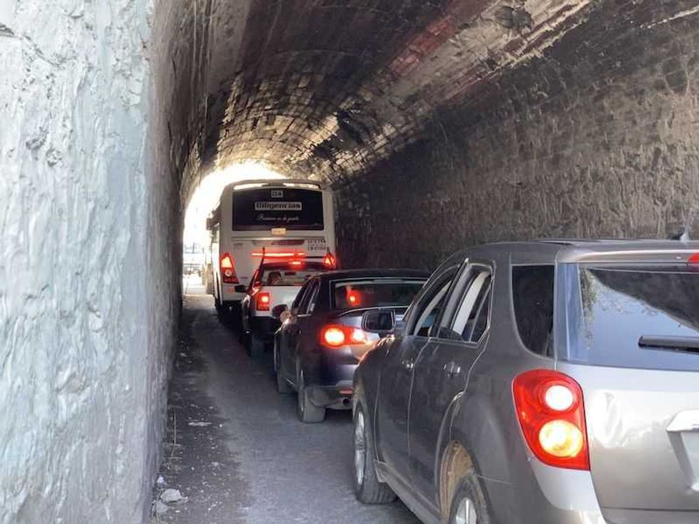 camion tunel seguridad 1