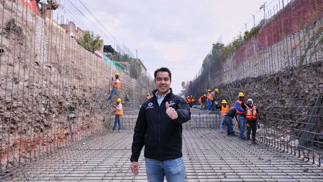 Canal pluvial del dren Peñuelas terminado en Querétaro, obra con losa al 60% de avance.