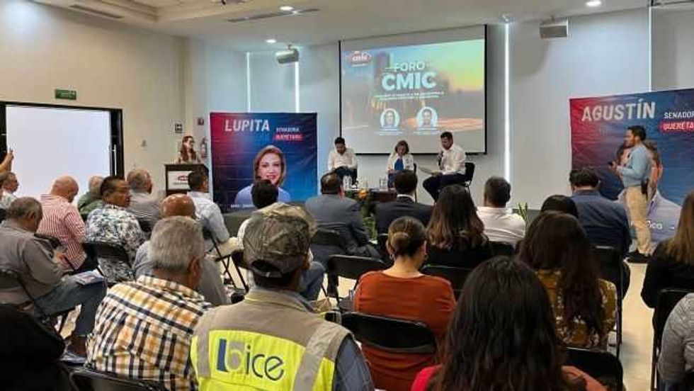 Candidatos a Senado Dialogan con CMIC en Querétaro.