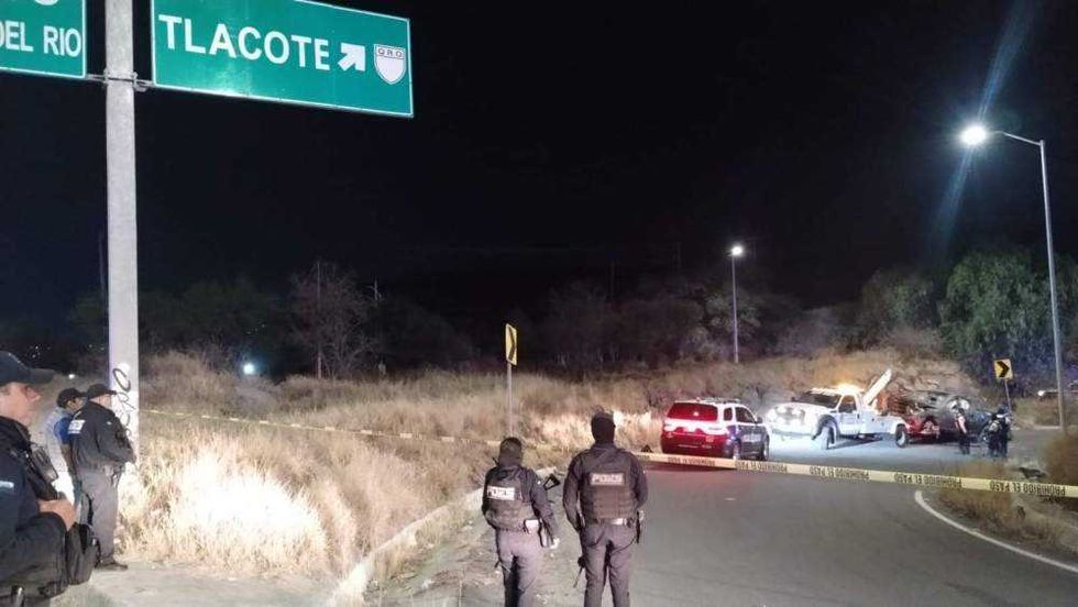 Capturan a tres sujetos tras robo de camioneta RAM y persecución policial en Querétaro.