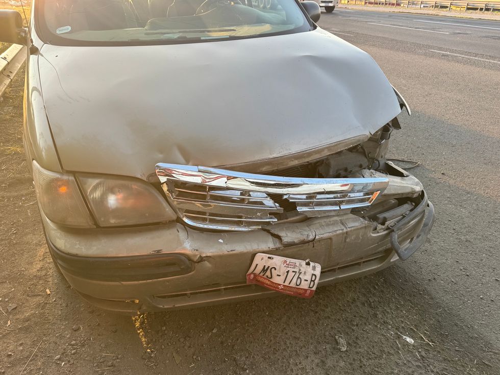 Carambola de tres veh\u00edculos en el kil\u00f3metro 160 de la autopista M\u00e9xico-Quer\u00e9taro a la altura de San Juan del R\u00edo, Quer\u00e9taro