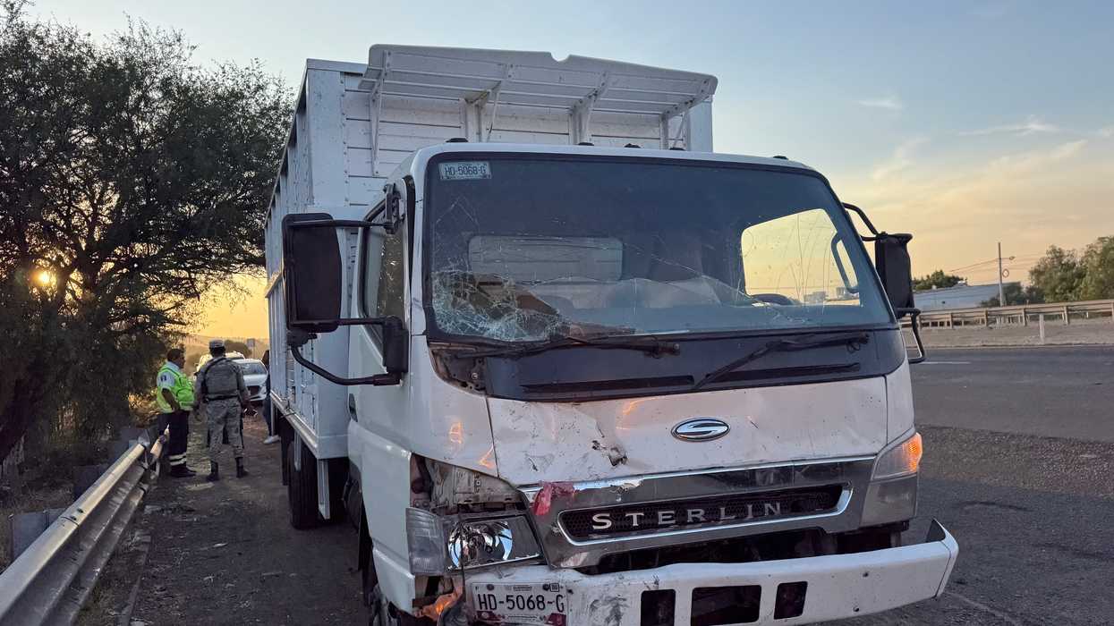 Carambola de tres vehículos en el kilómetro 160 de la autopista México-Querétaro a la altura de San Juan del Río, Querétaro