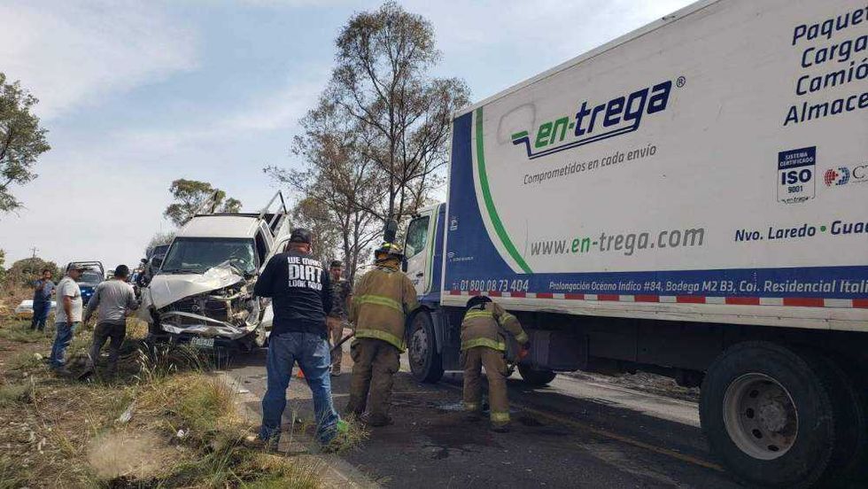 Carambola en carretera 120 por incendio de pastizal.