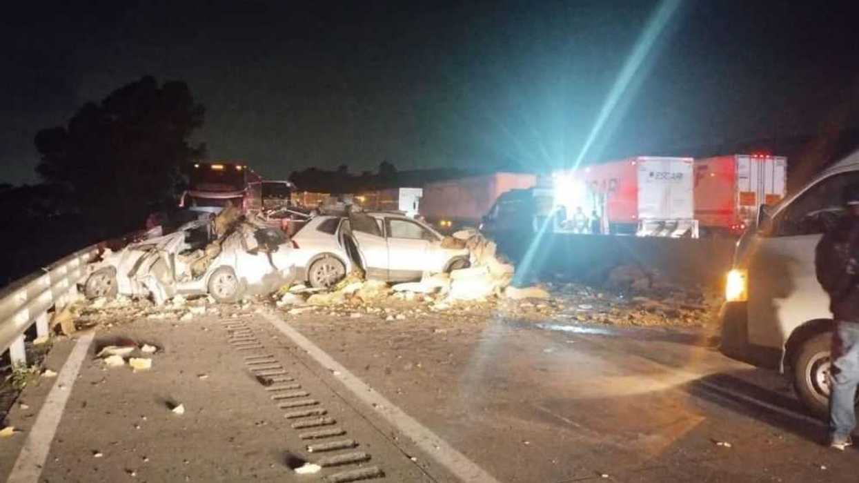 Carambola en la autopista México-Puebla deja tres muertos y múltiples heridos. Foto: Especial.